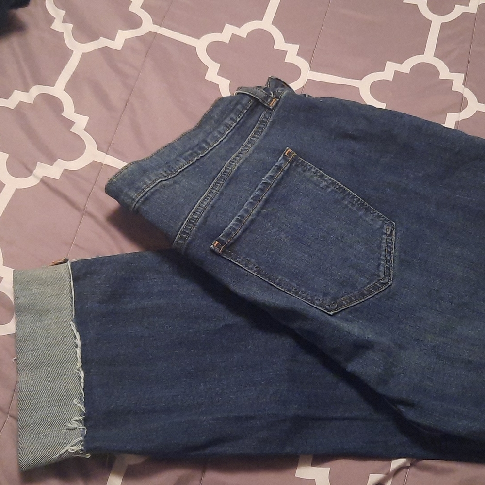 Old Navy Euc!!! Boyfriend distressed jeans Size 16 - Picture 5 of 5